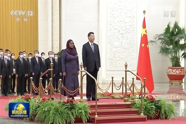 Xi Jinping Tanzanya Devlet Başkanı Samia Suluhu Hassan'la görüştü