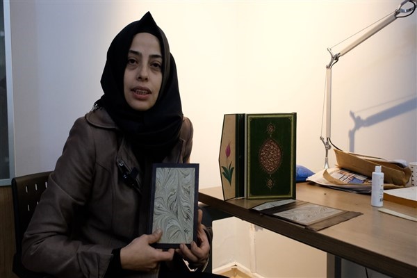 Deforme olan eserler "cilt sanatı" ile restore ediliyor