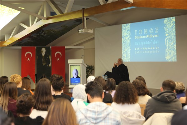 Tonoz Düşünce Atölyesi Eskişehir, gençlerle buluşmaya devam ediyor