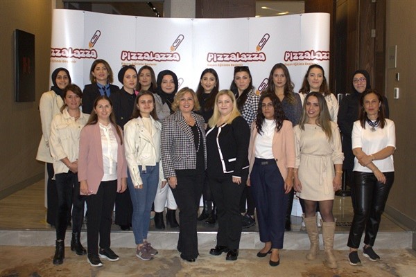 PizzaLazza kadın girişimcilerine özel 'Franchising Ekonomisi Eğitim Semineri'