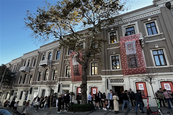 Artweeks Akaretler devam ediyor