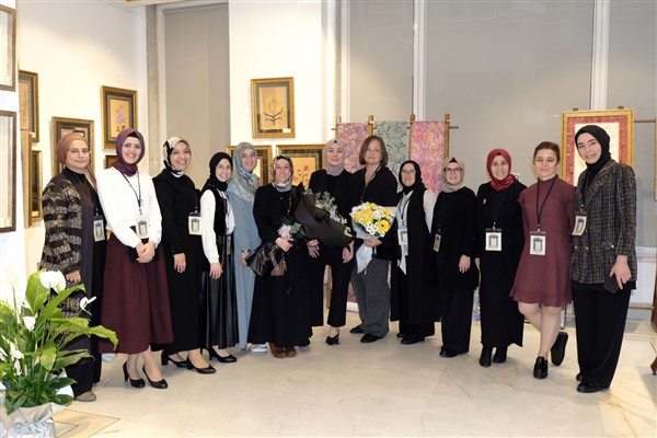 Bursa'da ‘Nakşı Ebru’ sergisi açıldı