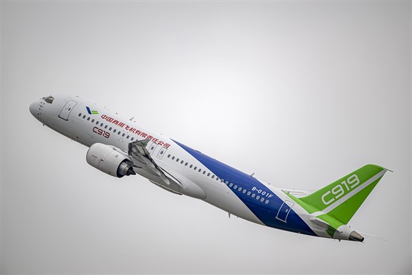 Çin’in 300 adet C919 yolcu uçağı için sipariş alındı