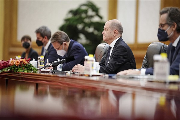 "Scholz’un Çin gezisi, Avrupa’nın ABD’nin kontrolünden kurtulmasına iyi bir örnek oldu"
