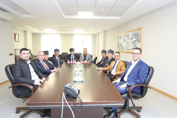 Adapazarı Belediyesi gazilere minibüs tahsis etti