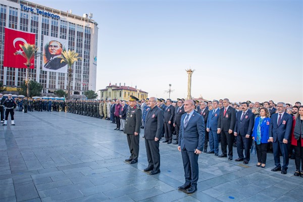 İzmir’de 10 Kasım