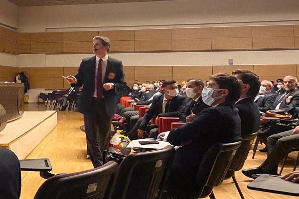 Uğur Kobaş, Macaristan'da şef hakem