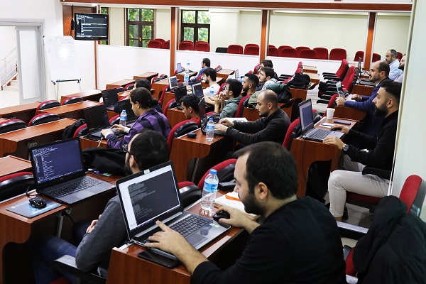 Sakarya Büyükşehir Belediyesi'nden yazılım eğitimi