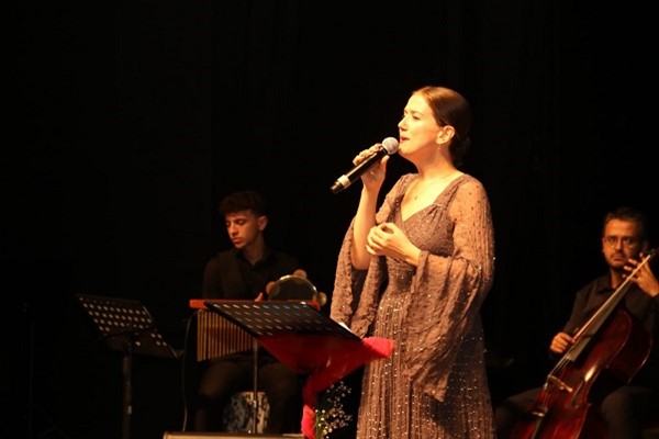 Gazi Mustafa Kemal Atatürk, Kocaeli'de sevdiği şarkılarla anıldı