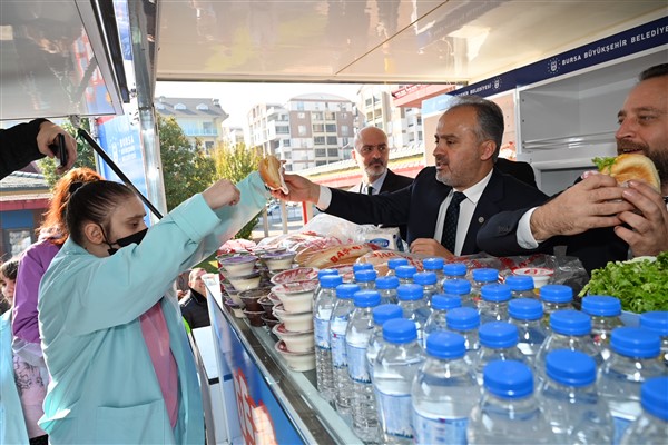 Bursa'nın Gezen Kantin'i okullarda