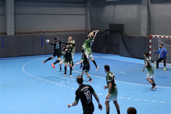 Sakarya Hentbol'da Nilüfer Belediyesi’ni mağlup etti