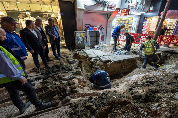 İZSU, Karşıyaka'da altyapı çalışmalarına başladı