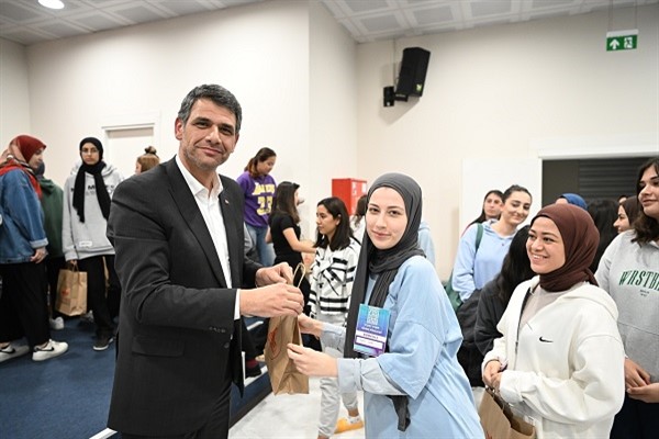 Başkan Kocaman: "Ülkemizin ileriye gitmesi gençlerimizin sayesinde olacak"