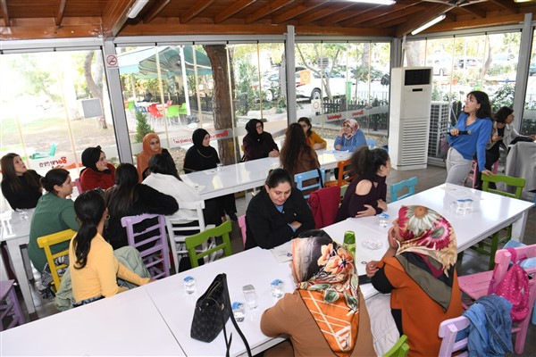 Bornova Belediyesi’nden toplumsal cinsiyet eşitliği eğitimi