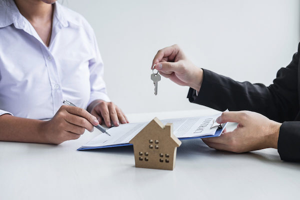 İzmir'de konut satışları yüzde 30,8 oranında azaldı