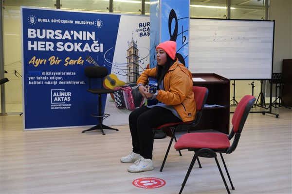 Bursa'da tescilli sokak müzisyenlerinin sayısı 192 oldu