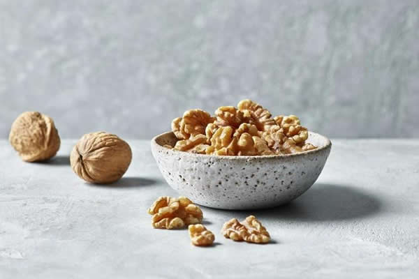 Bir araştırmaya göre, cevizin yaşlılıkta daha iyi bir sağlığa köprü olabileceğini ortaya koyuyor