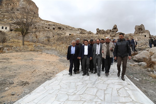 Başkan Büyükkılıç ve Vali Çiçek, Soğanlı’da yapılan çalışmaları inceledi