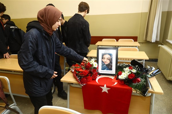 Terör saldırısında vefat eden Yağmur Uçar için okulunda tören düzenlendi
