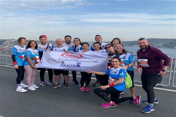Takeda Türkiye İstanbul Maratonu'nda kanserli çocuklar için koştu