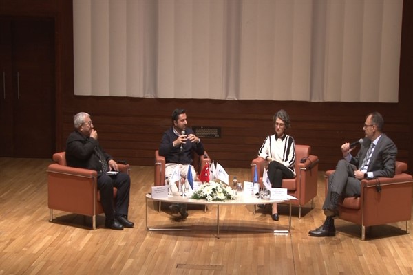 AViTeM seminerinde sosyal ekonomi konuşuldu