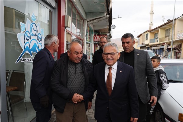 Başkan Büyükkılıç, Sarız’da Kadın Kooperatifi’ni ve esnafları ziyaret etti