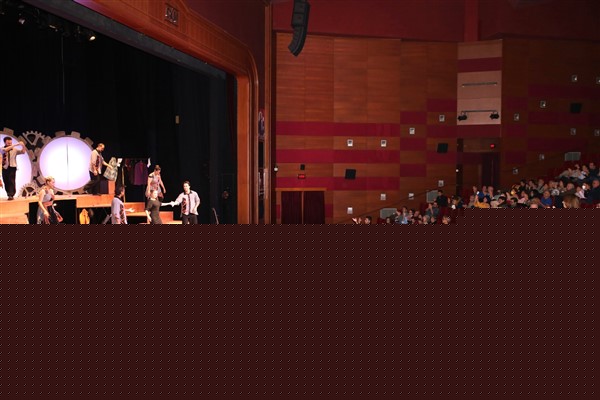 "Yaşasın Demokrasi" 26 İKVS İstanbul Tiyatro Festivali'nde sergilendi