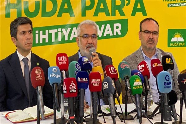 HÜDA PAR Genel Başkanı Yapıcıoğlu, Şanlıurfa'da basın mensuplarıyla bir araya geldi
