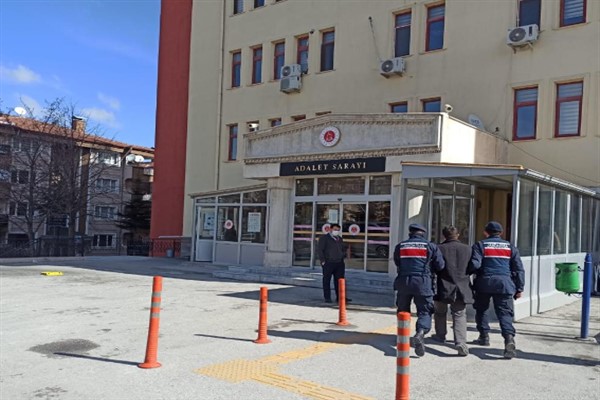 Afyonkarahisar'da 15 yıl 2 ay cezası bulunan kişi yakalandı