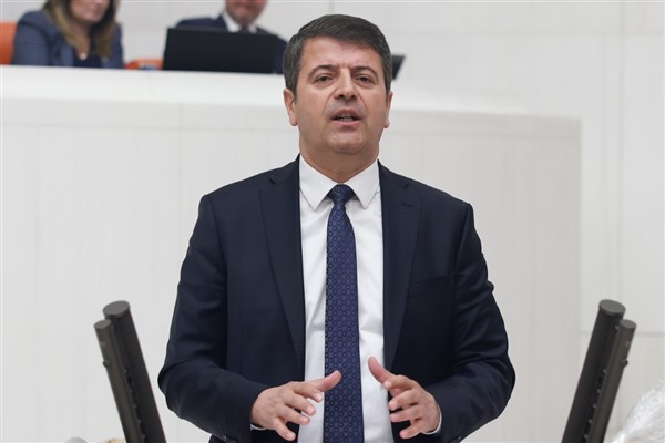 Milletvekili Tutdere: "Tütün üreticisi emeğinin karşılığını alamıyor"