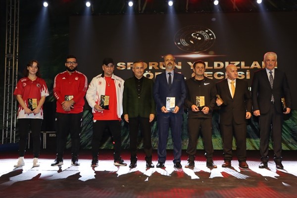 Rize'de ''sporun yıldızları'' ödül töreni