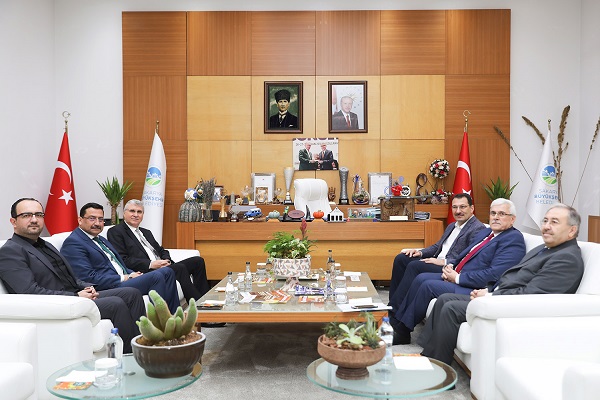 AK Partili Yavuz'dan Büyükşehir'e ziyaret