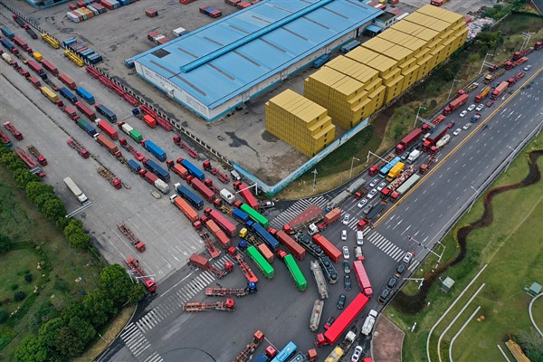 Çin'in lojistik sektörü ilk 10 ayda iyileşmeye davam etti