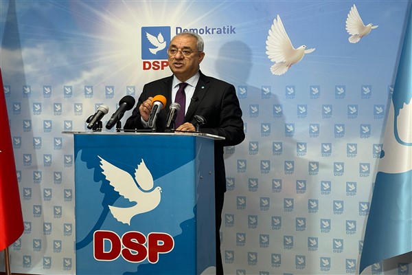 Aksakal: "Muhalefetin sunduğu Anayasa değişiklik önerisi temkinle yaklaşılacak bir çalışmalıdır"