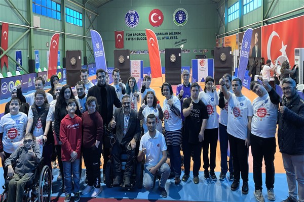 Bursa'da engelli bireyler hedefe odaklandı