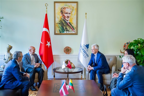 Başkan Soyer Baltık ülkelerinin büyükelçilerini ağırladı