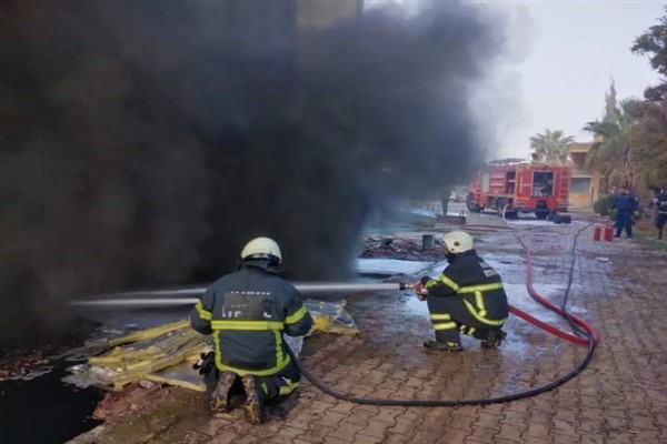 Reyhanlı Eski Devlet Hastane binası yıkımında patlama meydana geldi