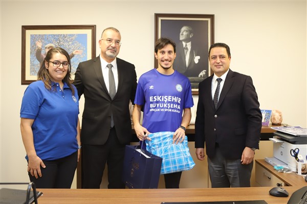 Eskişehir GSK sporcuları, Türkiye Yüzme Şampiyonası’ndan madalya ile döndü