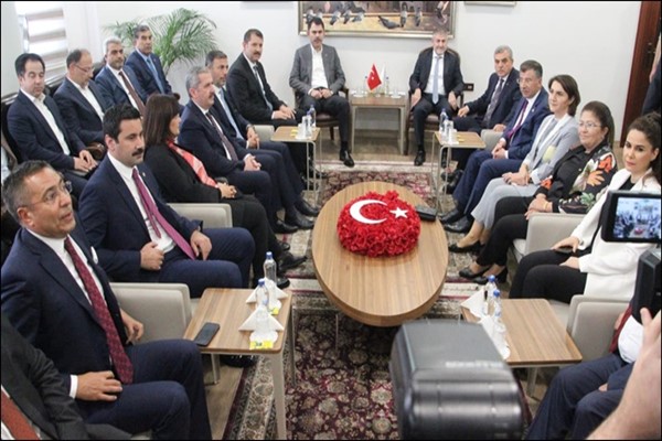 Bakan Nebati ve Bakan Kurum'dan Şanlıurfa Valiliği'ne ziyaret