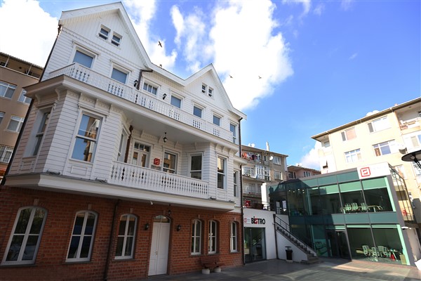 Şiirsel gerçekci sinema gösterimleri, Sinematek/Sinema Evi'nde