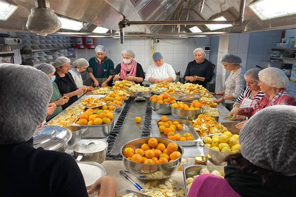 Bornova'da mutfak atölyeleri devam ediyor