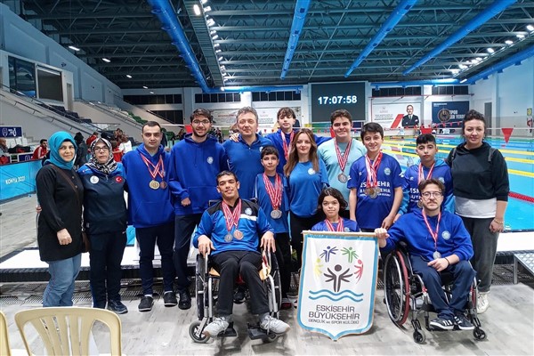 Eskişehir sporcuları, Para Yüzme Türkiye Şampiyonasında madalyaları topladı