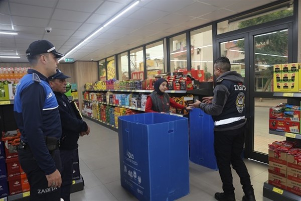 Toroslar zabıtası, zincir marketi mühürledi