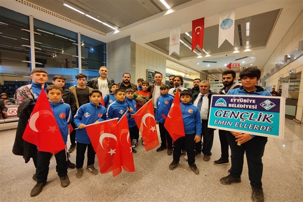 Başkan Kuş, Balkan Şampiyonu Emirhan Çelik'i ödüllendirdi