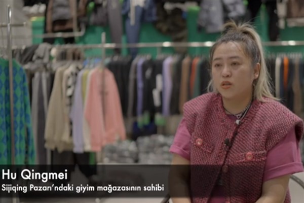 Çin'deki giyim mağazasının sahibi salgında krizi fırsata çevirdi