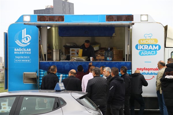 Sürücü adaylarına çorba ikramı