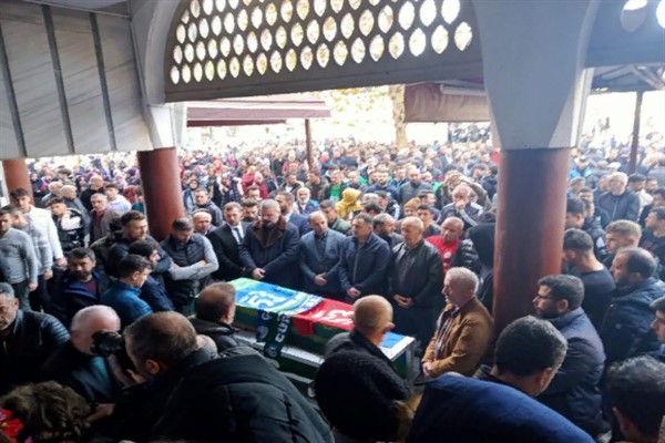 Kale direğinin altında kalarak yaşamını yitiren Yiğit Demirel, son yolculuğuna uğurlandı