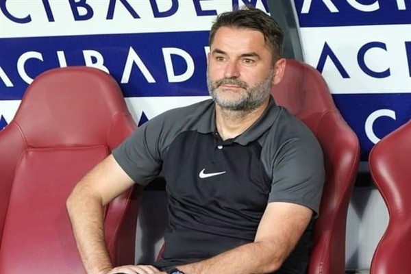 İskenderunspor'da Teknik Direktör Bülent Yenihayat, istifa etti