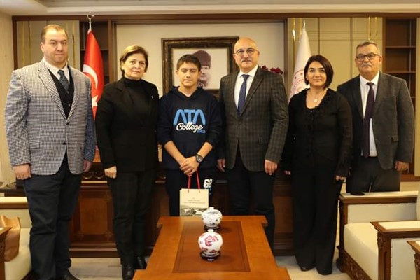 Hataylı öğrenci, Robotex International Robolig Yarışması'nda dünya üçüncüsü oldu