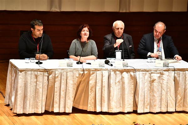 “İzmir'in Yüz Yılı Sempozyumu" başladı